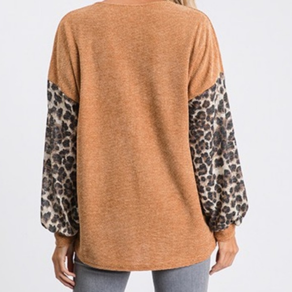 Last Medium Leopard Sleeve Knit Top - Picture 4 of 8